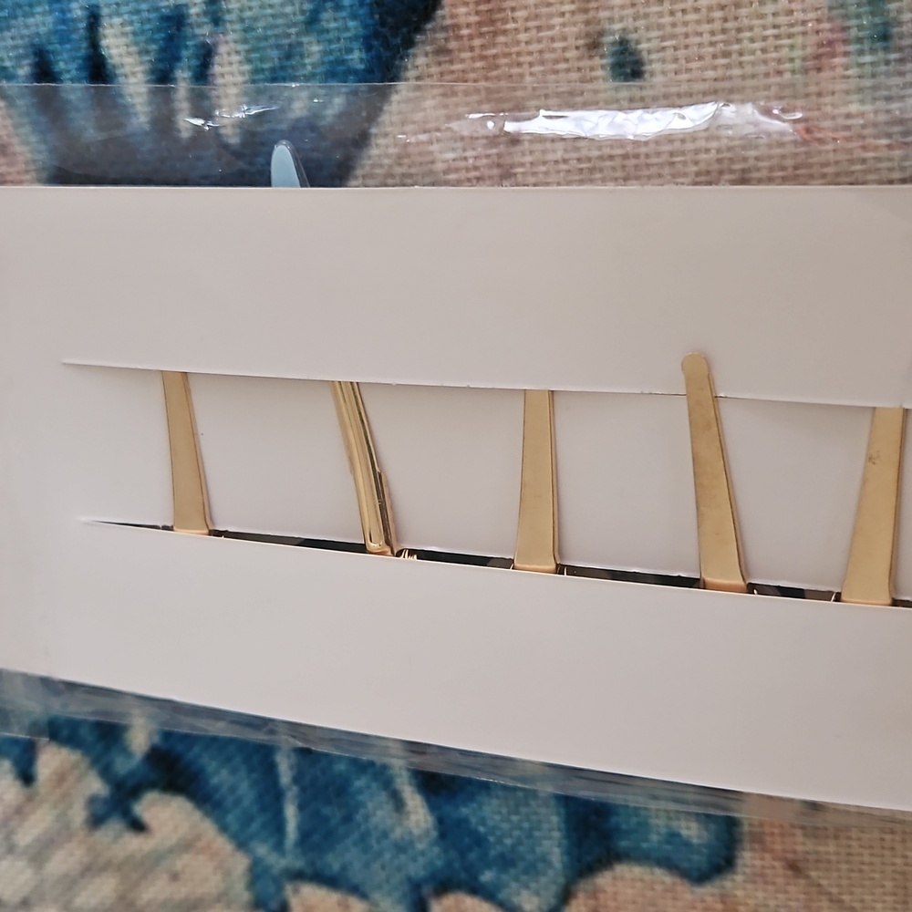 Sea Shell Hair Clips - Picture 2 of 3